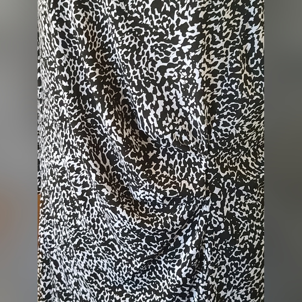 Ladies Blouse - Picture 2 of 5